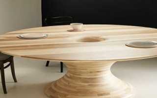 Круглый стол из дерева на одной ножке